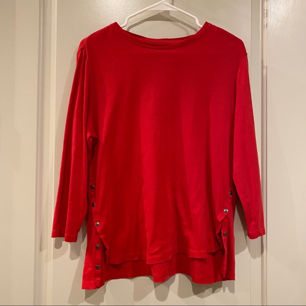 J. Jill red side buttoned long sleeve tee